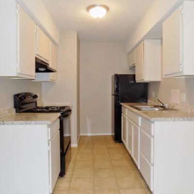 302 N. Main St, Apt 30 (7)