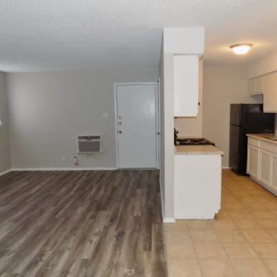 302 N. Main St, Apt 30 (5)