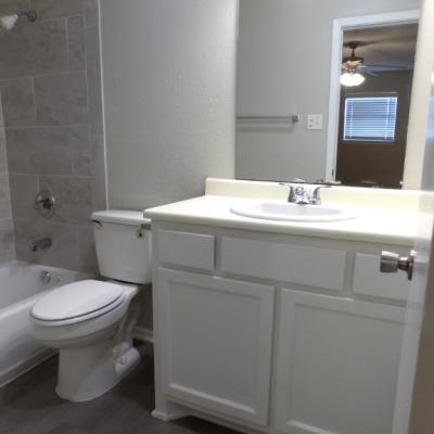 302 N. Main St., Apt. 31 (12)