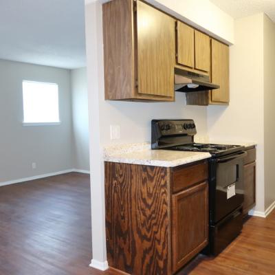 302 N Main St., Apt 32 (9)