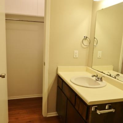 302 N Main St., Apt 32 (18)