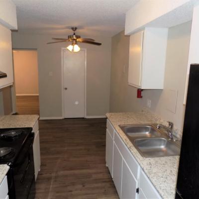 302 N Main St., Apt 33 (11)