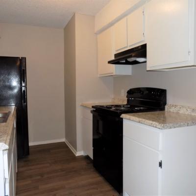 302 N Main St., Apt 33 (10)