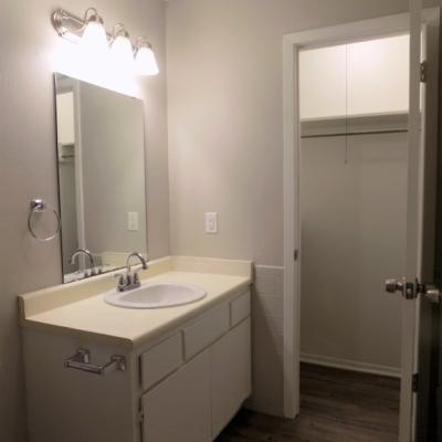 302 N Main St., Apt 33 (15)