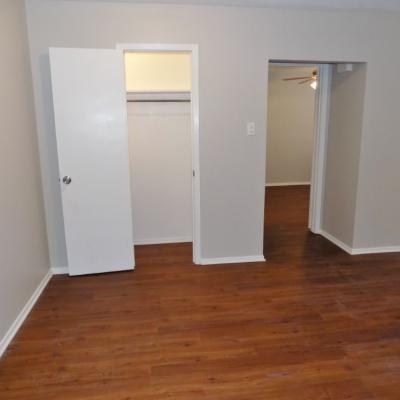 302 N. Main St., Apt. 35 (12)