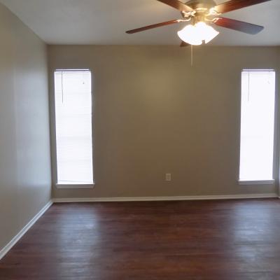 302 N. Main St., Apt. 12 (6)