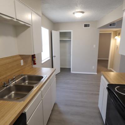 302 N Main St., Apt 43 (7)