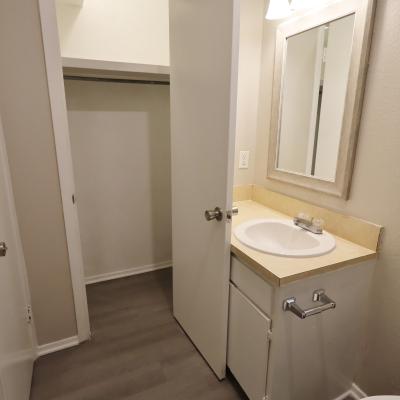 302 N Main St., Apt 43 (13)